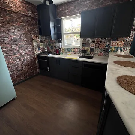 In Stylish And Peaceful Center Villa