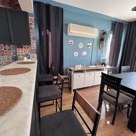 In Stylish And Peaceful Center Kuşadası