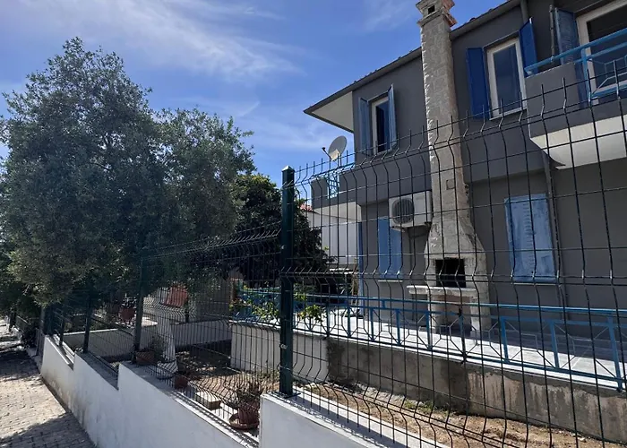 In Stylish And Peaceful Center Vila Kusadası